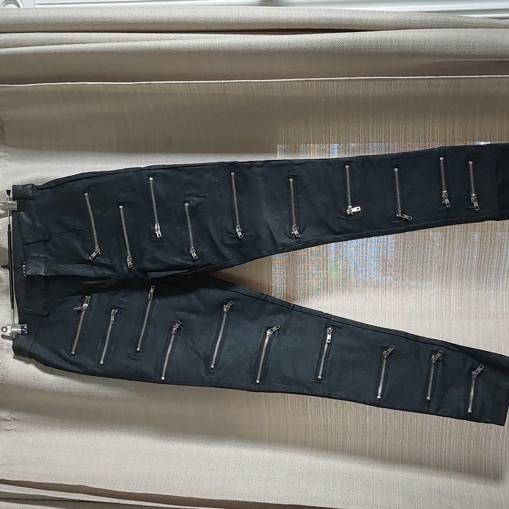 Zippered black faux pants size M by Akira